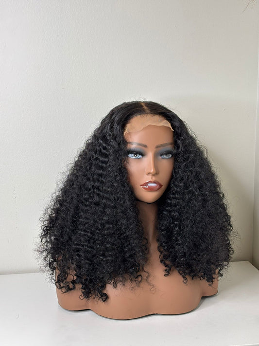 Perruque pixie curl 14 pouces avec lace 4x4  (Raw hair)